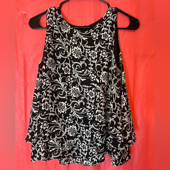 LOFT ruffle printed tank size small - Picture 1 of 4